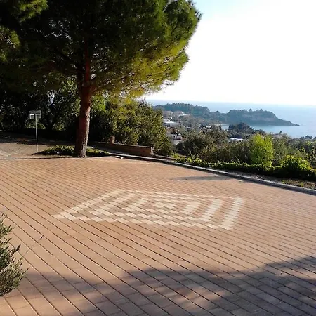 Mediterranean 4* Lassi (Kefalonia)