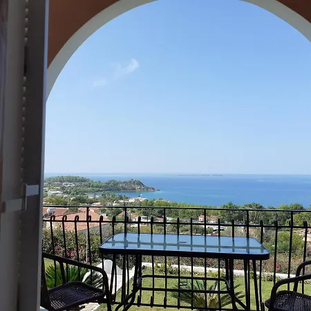 Mediterranean لاسي